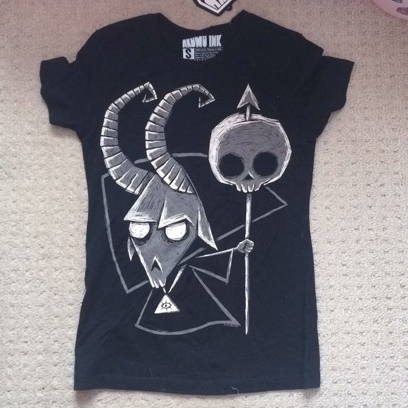 💖Devil top - Picture 1 of 3